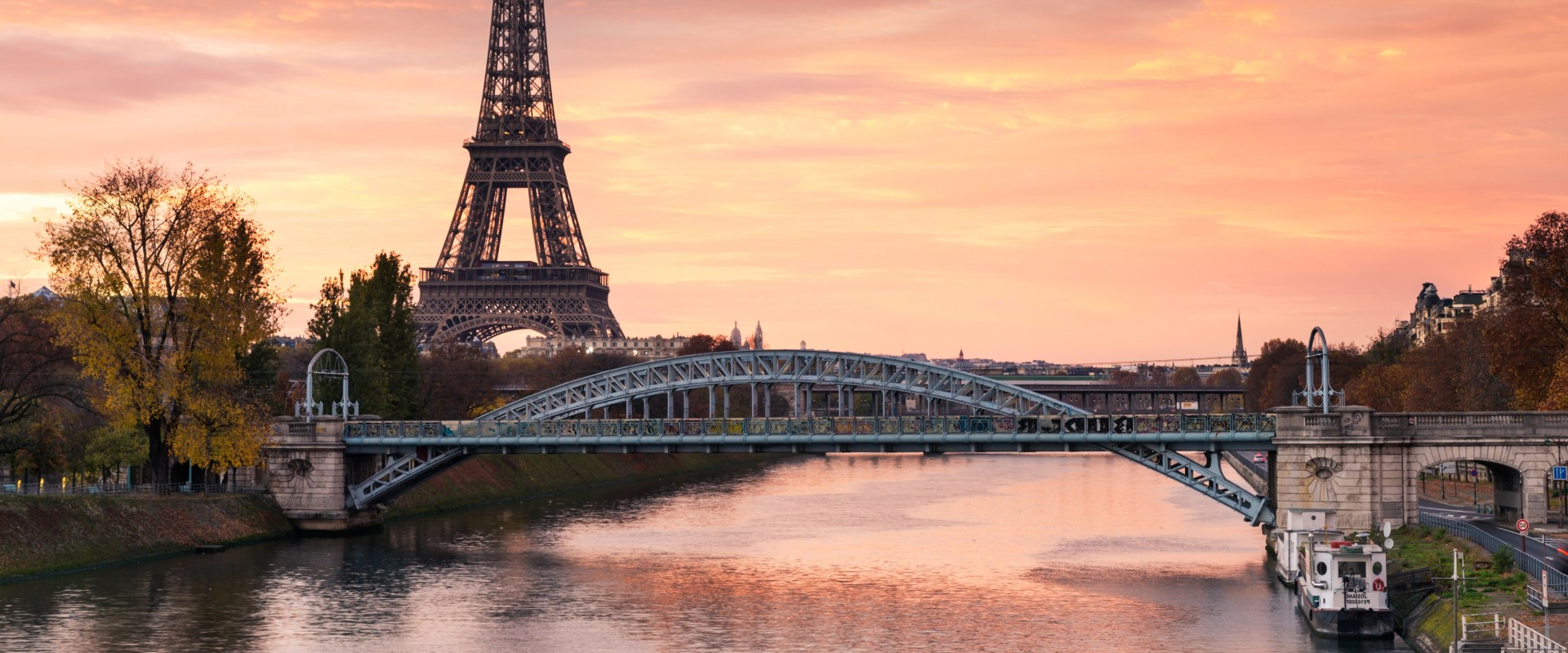 Exploring the Different Types of Tourists
