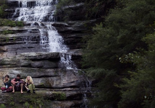 5 Reasons Why People Travel Around the World